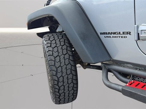 Used 2014 Jeep Wrangler Unlimited Rubicon w/ Connectivity Group AWD/4WD image 37