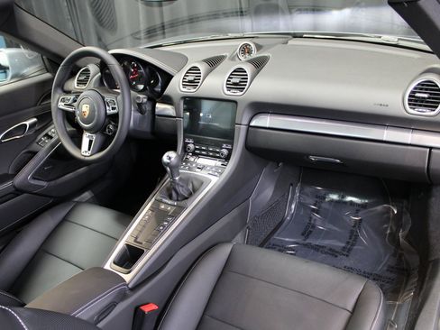 New 2025 Porsche 718 Cayman image 19