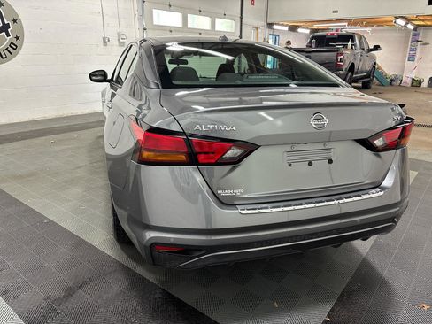 Used 2022 Nissan Altima 2.5 SV FWD image 6