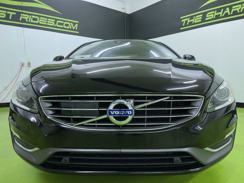 Used 2018 Volvo S60 T5 Inscription Platinum image 3