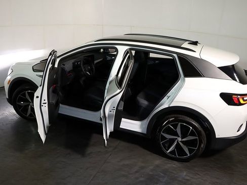 Used 2023 Volkswagen ID.4 Pro S image 5