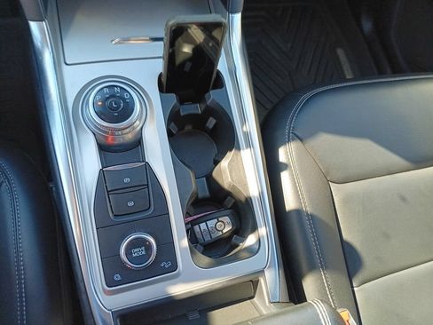 Used 2022 Ford Explorer XLT w/ Equipment Group 202A AWD/4WD image 10