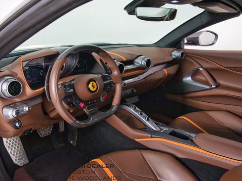 Used 2022 Ferrari 812 GTS image 4