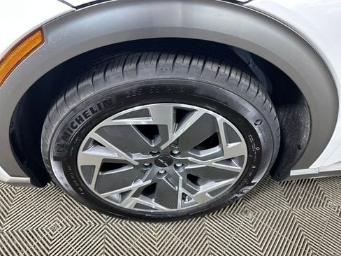 Used 2025 Genesis GV60 Advanced image 10