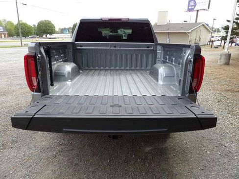 Used 2025 GMC Sierra 1500 SLT image 7