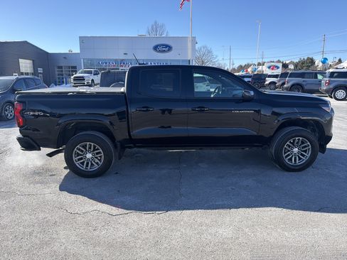 Used 2023 Chevrolet Colorado LT w/ LT Convenience Package II image 2