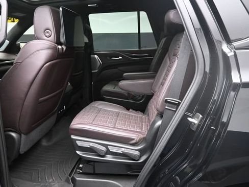 Used 2024 Cadillac Escalade Sport Platinum w/ Heavy-Duty Trailer Package AWD/4WD image 21