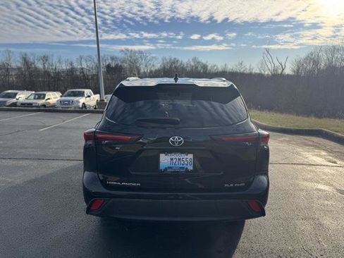 Certified 2024 Toyota Highlander XLE image 4