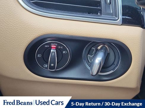 Used 2018 Porsche Macan Turbo image 30