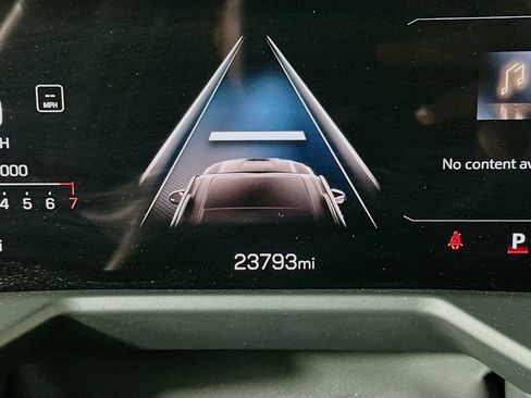 Used 2025 GMC Acadia Elevation image 19