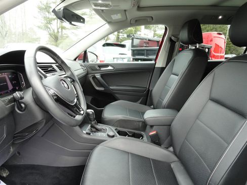 Used 2021 Volkswagen Tiguan SEL image 12