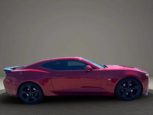 Used 2018 Chevrolet Camaro SS RWD image 4