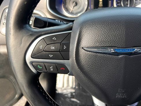 Used 2017 Chrysler 200 Limited Platinum FWD image 39