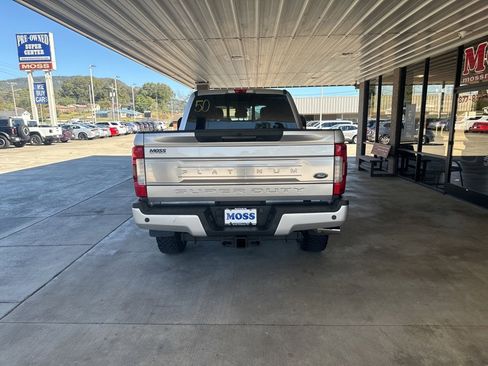 Used 2019 Ford F250 Platinum w/ Platinum Ultimate Package image 5