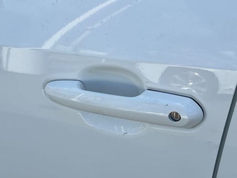 Used 2022 Toyota RAV4 LE AWD/4WD image 7