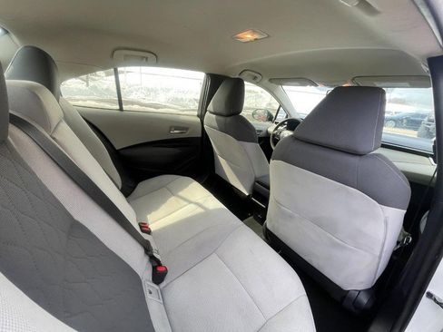 Used 2020 Toyota Corolla LE image 6