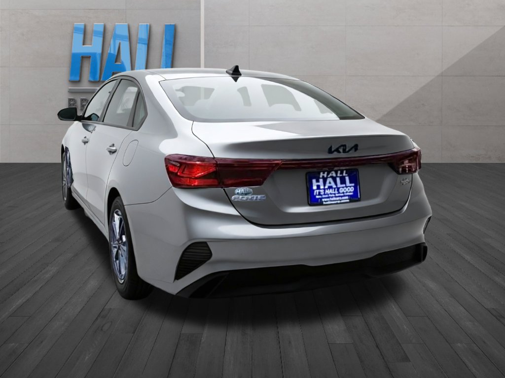 Used 2024 Kia Forte LXS FWD image 4