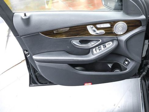 Used 2018 Mercedes-Benz C 300 4MATIC Sedan image 17