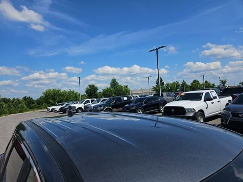 Used 2023 Nissan Rogue S AWD/4WD image 9