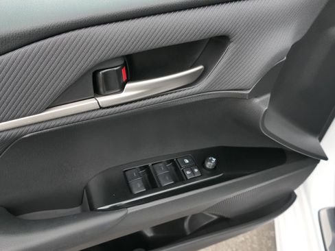 Used 2025 Toyota Camry SE w/ Multimedia Upgrade Package image 12