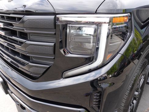 Used 2023 GMC Sierra 1500 Pro w/ Graphite Edition AWD/4WD image 55