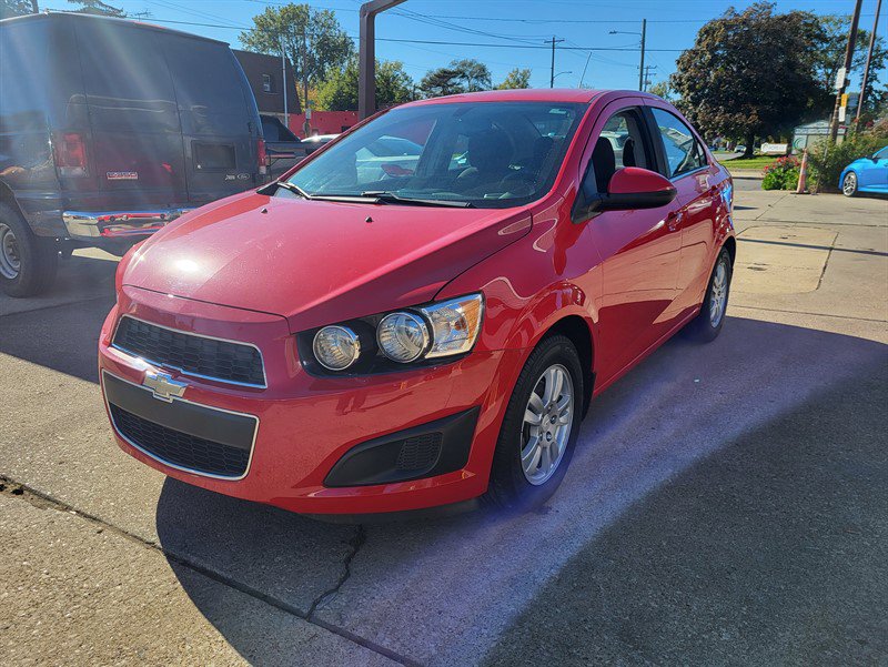 Used 2016 Chevrolet Sonic LT FWD image 3