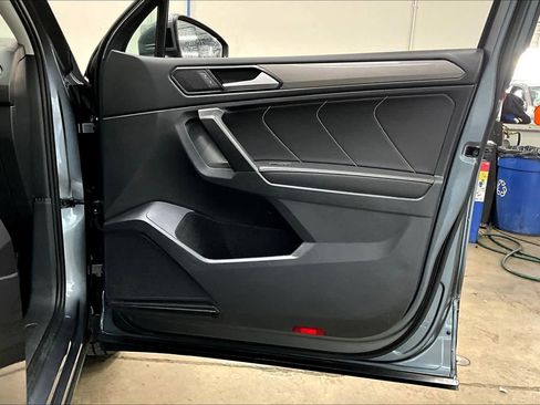 Used 2022 Volkswagen Tiguan SE image 26