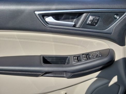 Used 2024 Ford Edge Titanium image 17