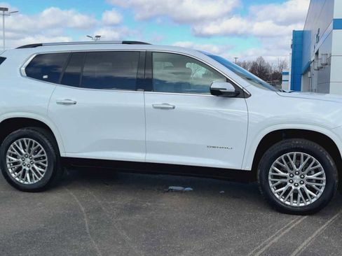 Used 2024 GMC Acadia Denali image 9