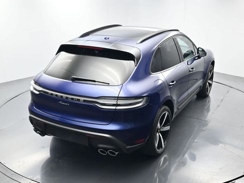 Certified 2025 Porsche Macan AWD/4WD image 38