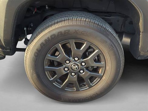 Certified 2025 Toyota 4Runner SR5 AWD/4WD image 7