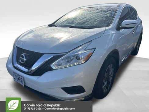 Used 2017 Nissan Murano S w/ Navigation Package image 2