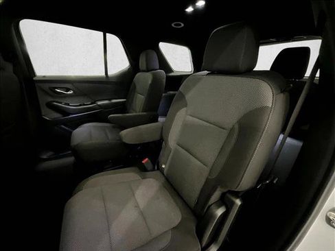 Used 2023 Chevrolet Traverse LT FWD image 28
