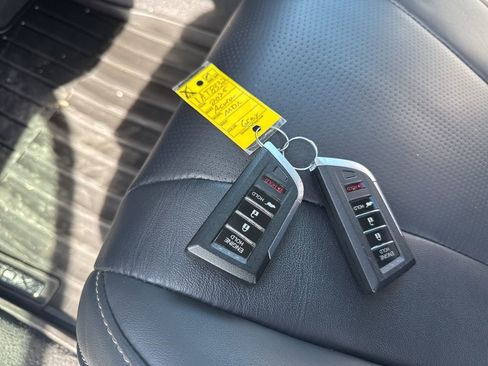 Used 2025 Acura MDX w/ Technology Package image 37