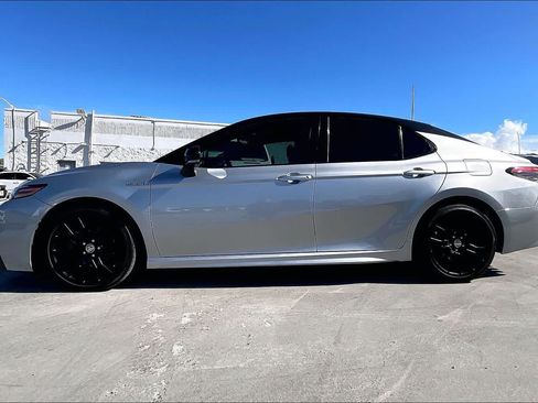 Used 2021 Toyota Camry XSE FWD image 3