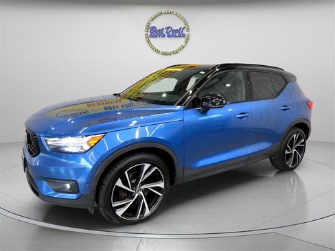 Used 2019 Volvo XC40 T5 R-Design image 2