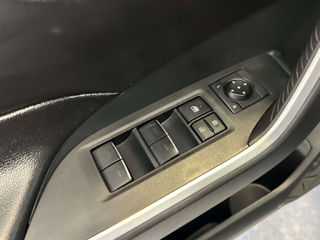 Certified 2025 Toyota RAV4 XLE AWD/4WD image 17