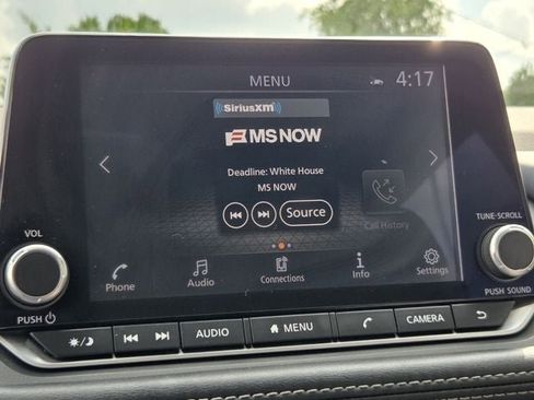 Used 2023 Nissan Rogue SV FWD image 21