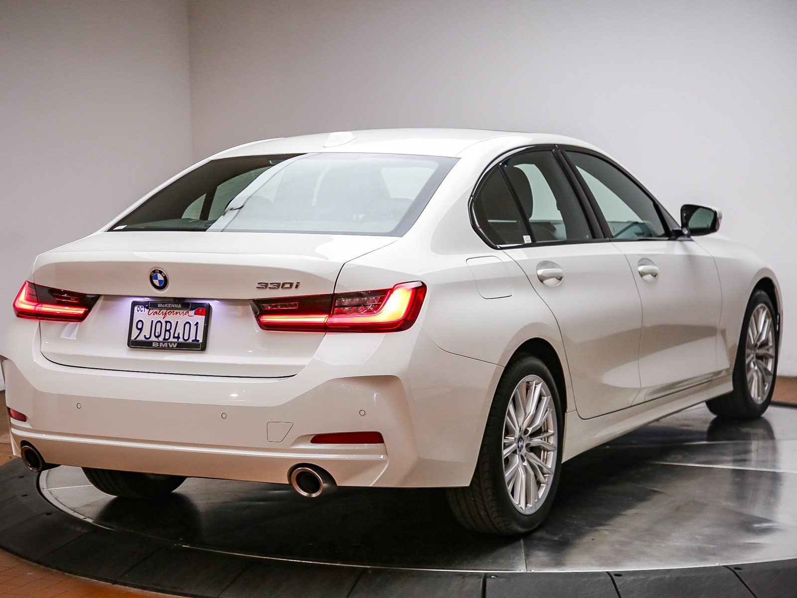 Certified 2023 BMW 330i Sedan w/ Driving Assistance Package RWD image 7