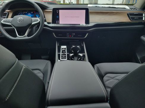 New 2026 Volkswagen Atlas SE FWD image 14