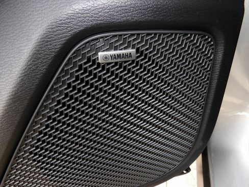 New 2025 Mitsubishi Outlander ES image 17