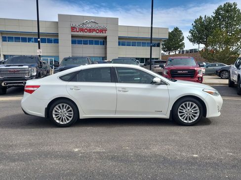 Used 2013 Toyota Avalon XLE Touring image 3