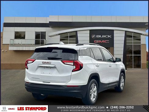 Used 2023 GMC Terrain SLE w/ Driver Convenience Package FWD image 6