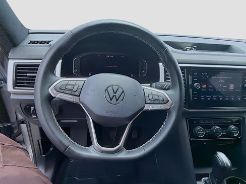 Used 2022 Volkswagen Atlas Cross Sport SE FWD image 10