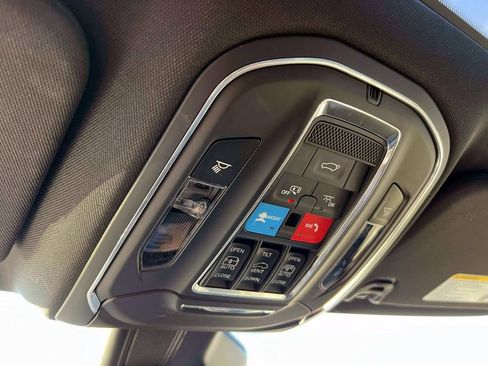 Used 2024 Jeep Wagoneer L Series II w/ Premium Group I image 31