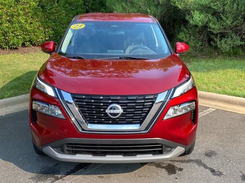 Used 2023 Nissan Rogue SV FWD image 2