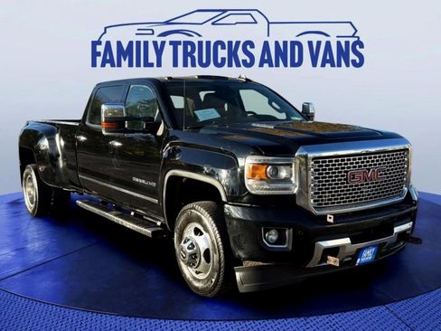 Used 2015 GMC Sierra 3500 Denali w/ Duramax Plus Package image 7