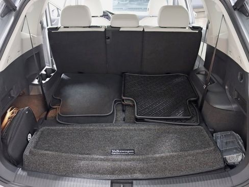 Used 2019 Volkswagen Tiguan SEL w/ 3rd Row Seat Package image 35