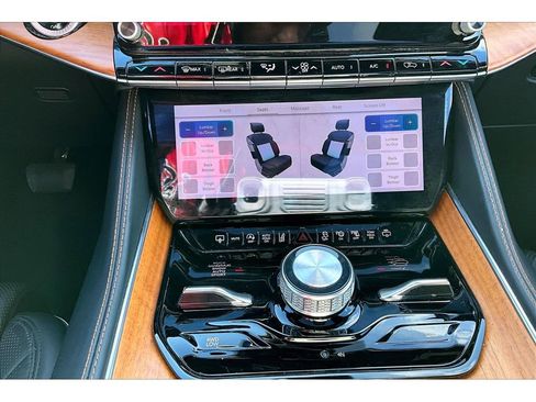 Certified 2024 Jeep Grand Wagoneer L Series III AWD/4WD image 31