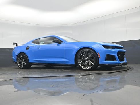 Used 2022 Chevrolet Camaro ZL1 image 51